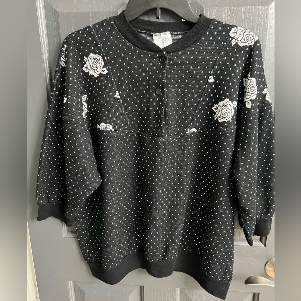 Vintage Sweatshirt 1/2 sleeve, flowers polkadots Size:20/40 (similar to a large)